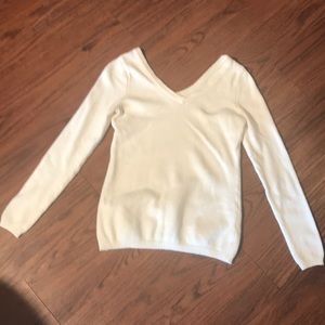 Off white v-neck Old Navy sweater